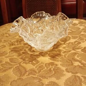 Elegant Fenton Clear Inverted Ruffled Strawberry Fruit Bowl